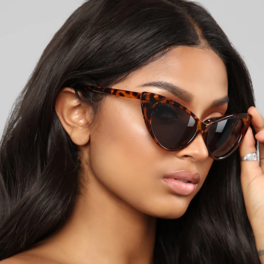 Curving you sunglasses
